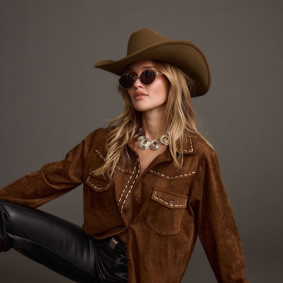 12th Tribe Rustic Pines Brown Suede Button Down Top Size SS - Picture 1 of 3